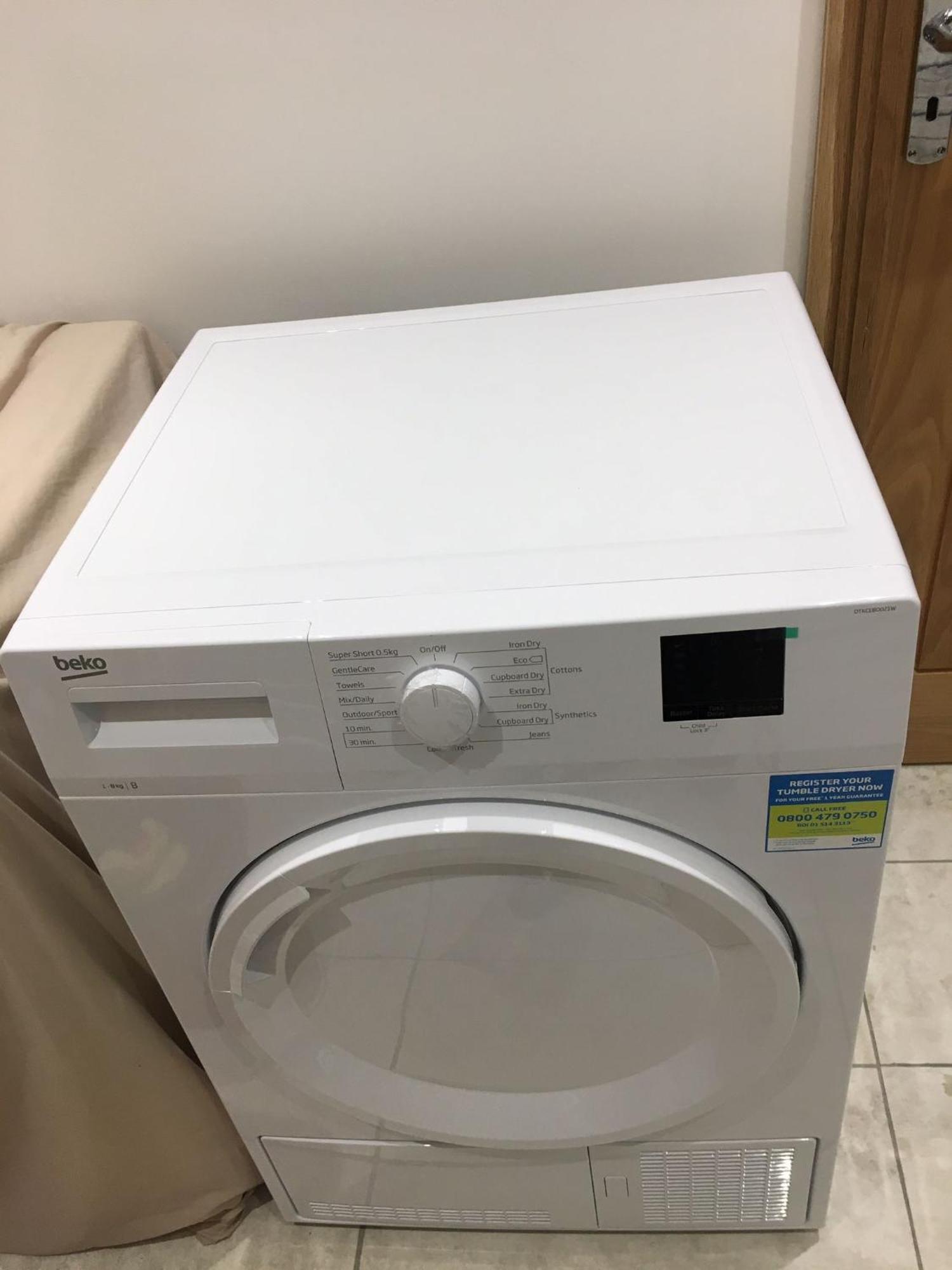 Private Room, Renovated With Large Size White Desk In Se9 6pg London